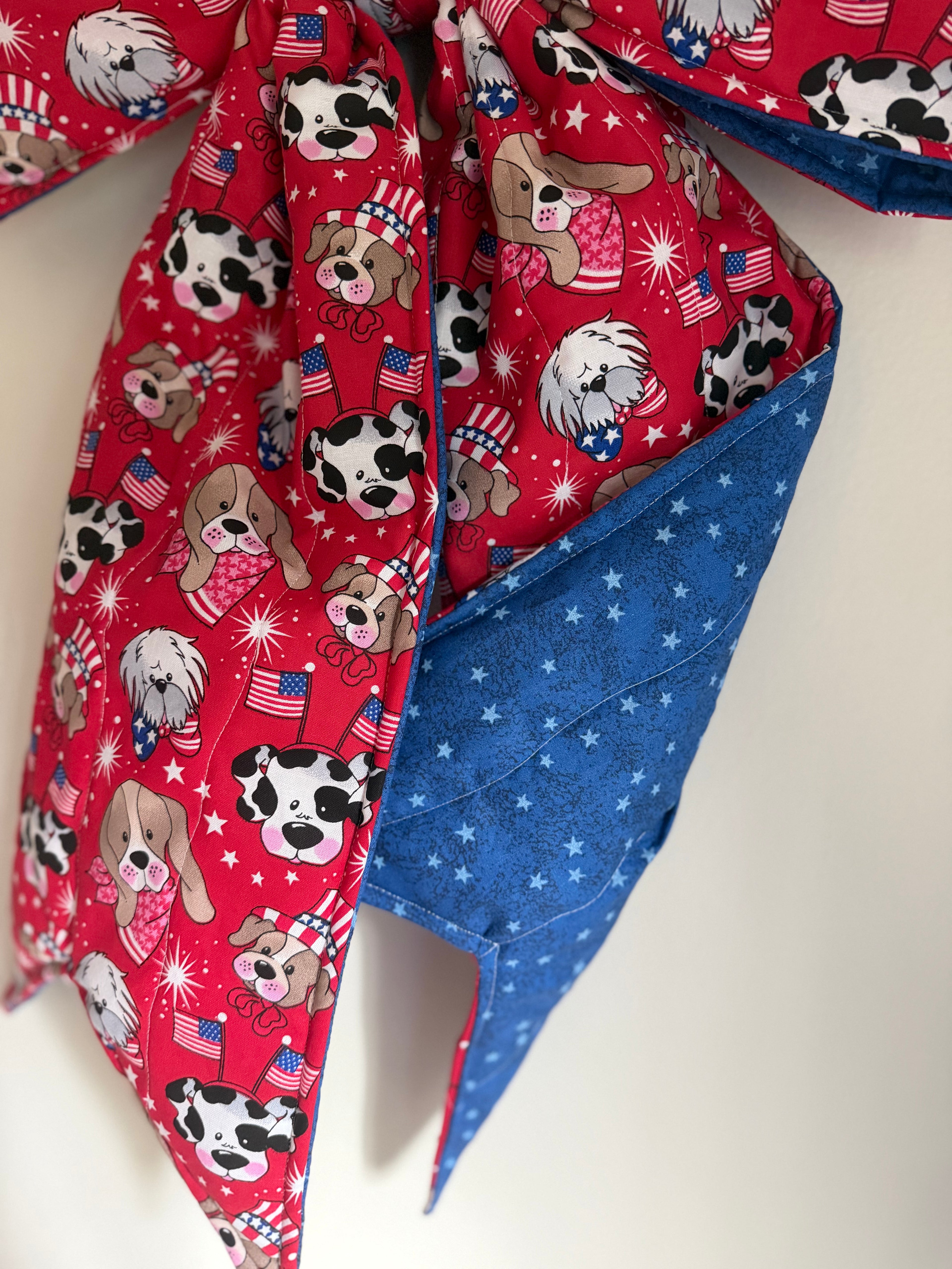 Quilted reversible door bow - 4th dogs