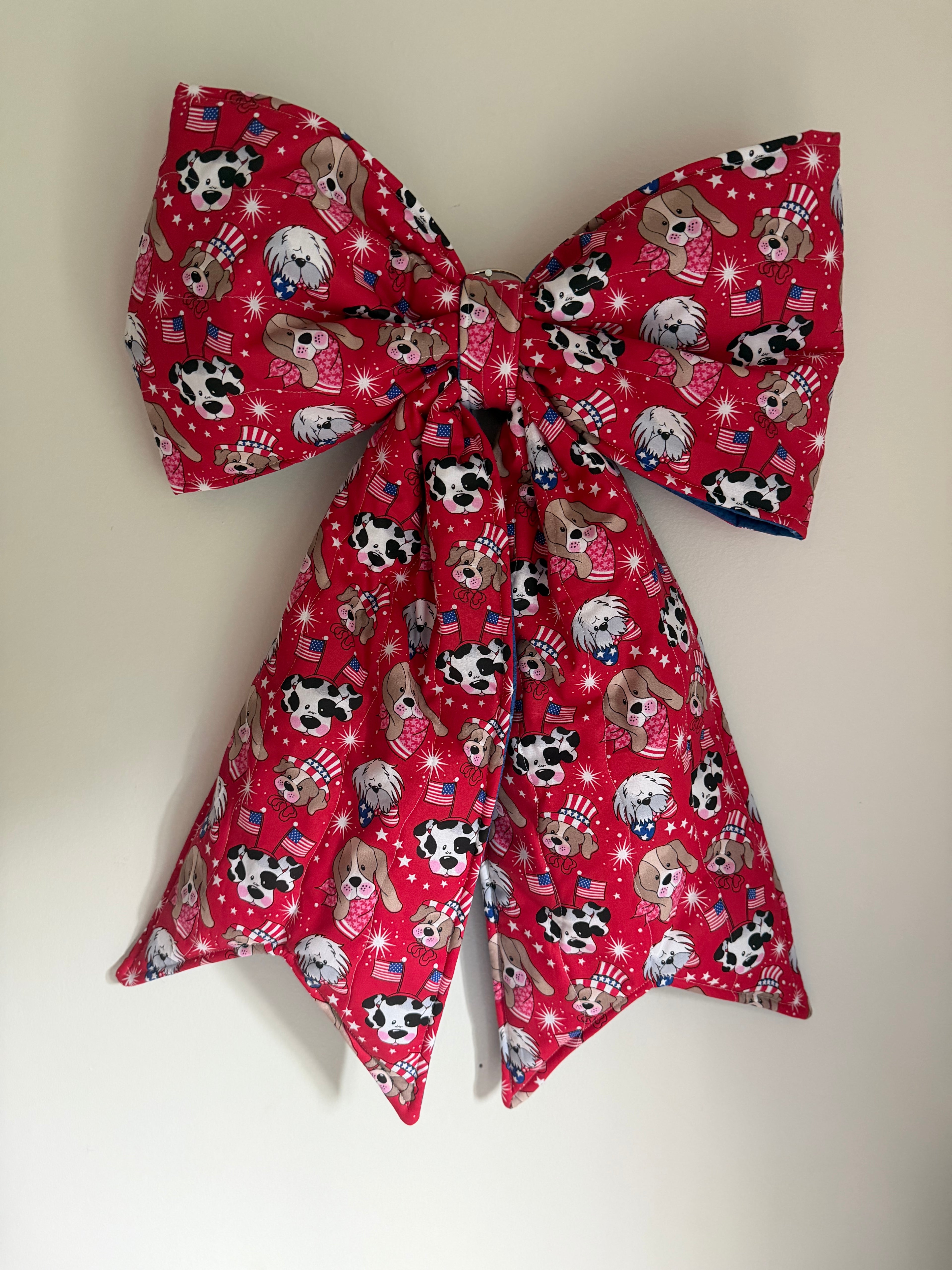 Quilted reversible door bow - 4th dogs