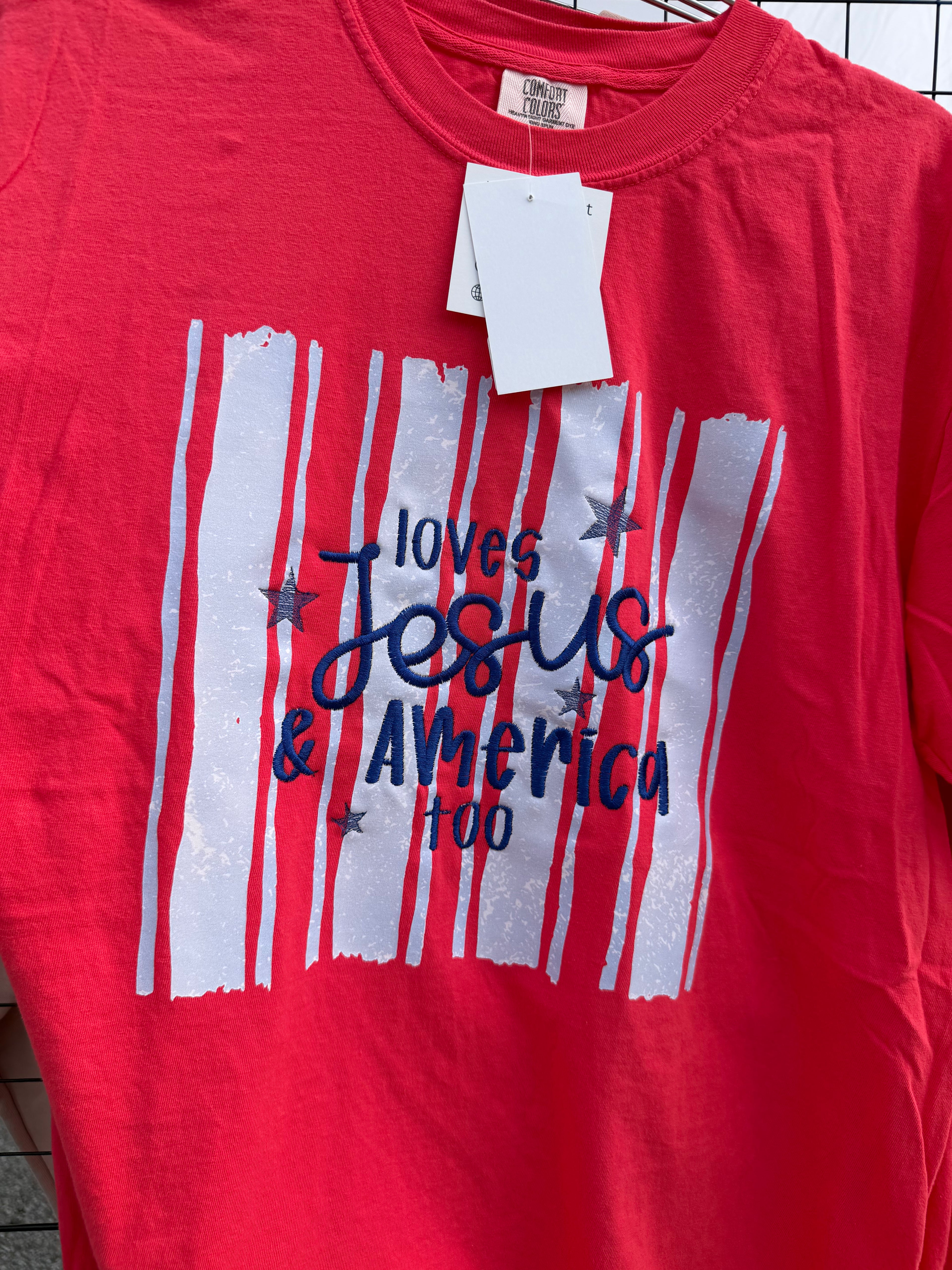 loves Jesus & America too T